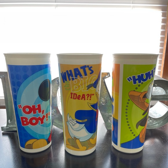 Vintage Tupperware Disney Cups Mickey Mouse, Donald Duck, Goofy 16oz Plastic Cup - Picture 2 of 5